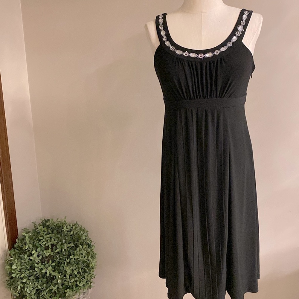 Signature by Sangria women’s flare & fit black sleeveless dress jewel neckline